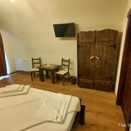 Guest house Pensiunea Terra Rosa *